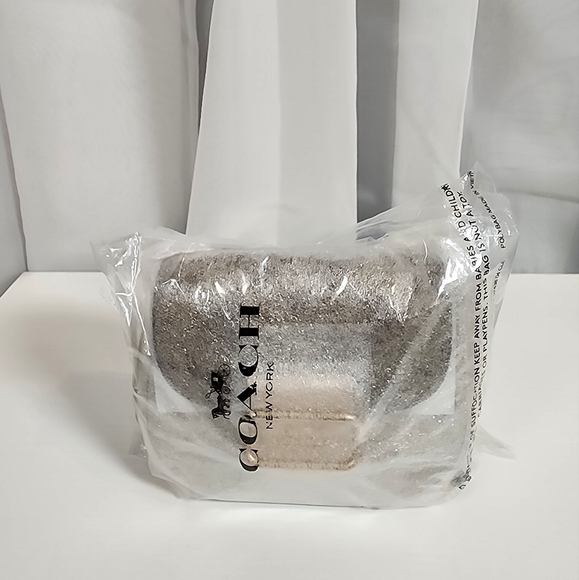 NWT Coach Morgan Card Case On A Chain - Picture 8 of 13